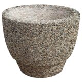 Jardiniere si ghivece din beton si marmura